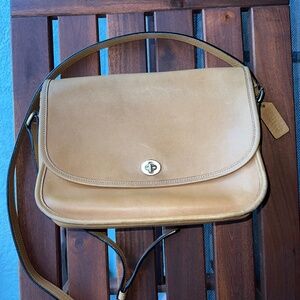 Coach Vintage Leather City Bag style J050-9790